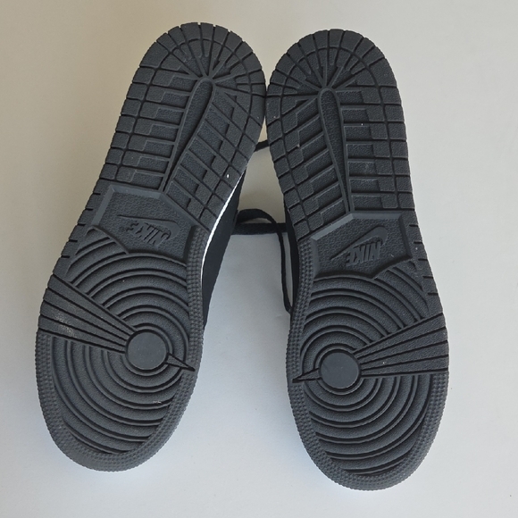 Nike Black and Gray High-Top Sneakers - Picture 8 of 9